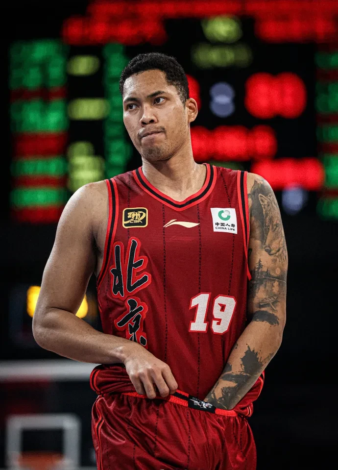 广州队逆转四川队，周琦状态火热