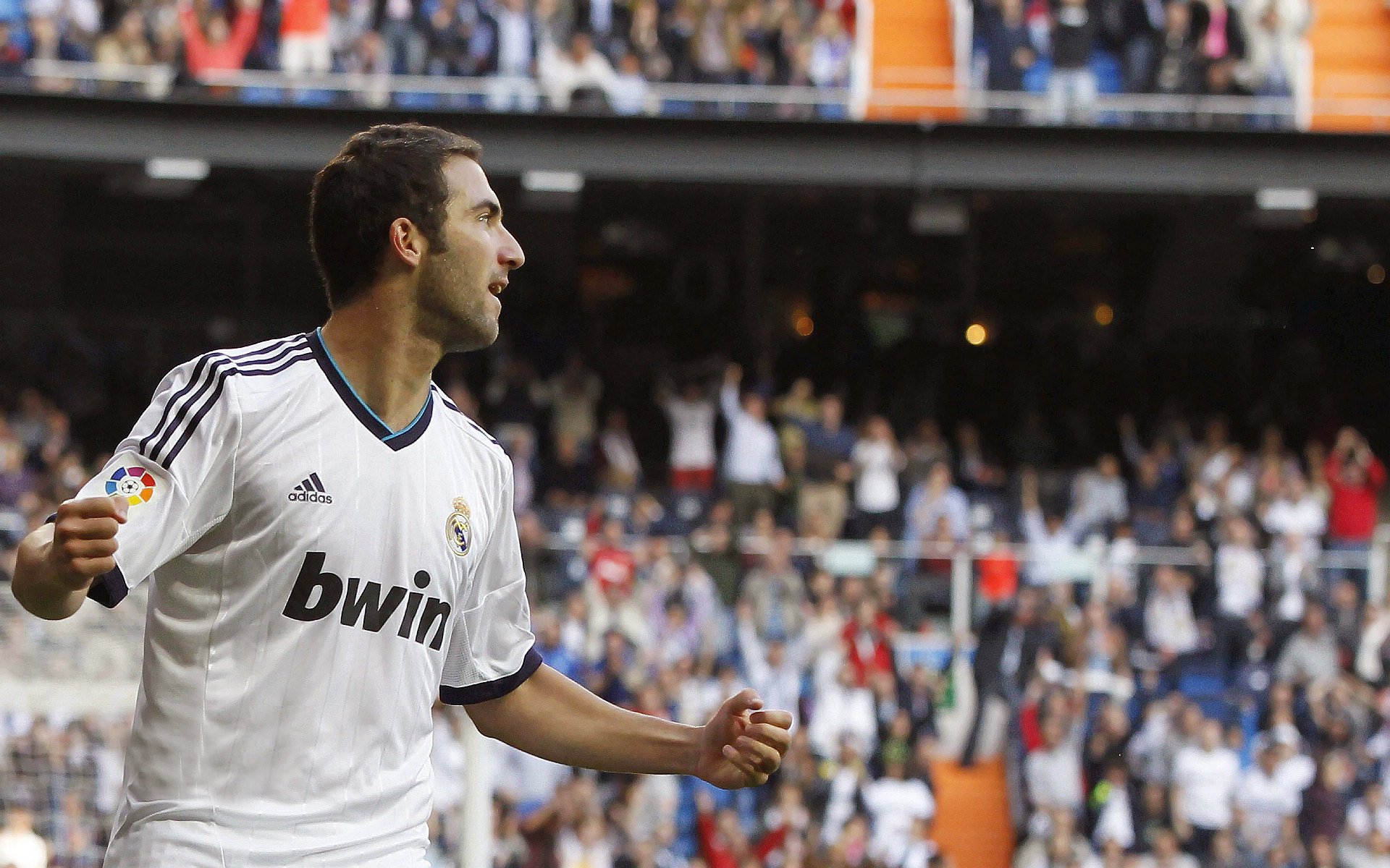 铁骑踏碎雷霆，骑士季后赛首战显统治力