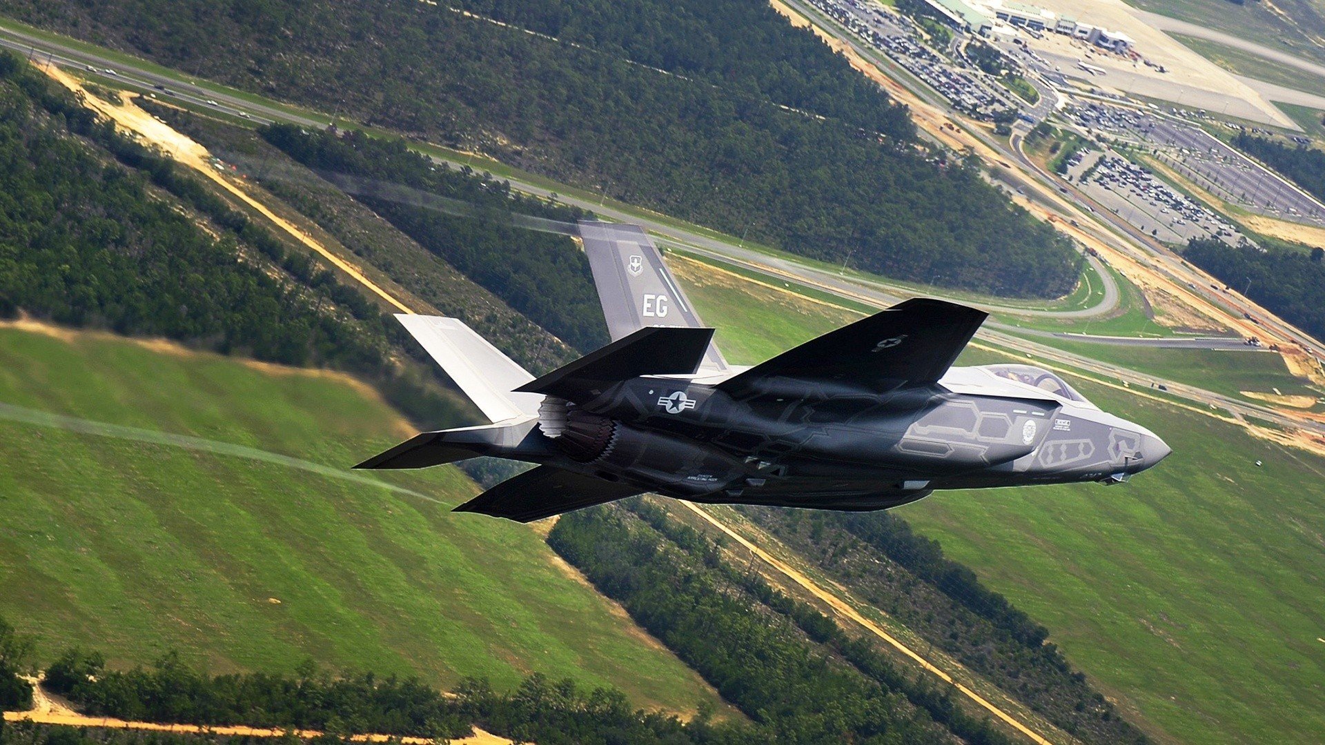 暴雨与礁石，东部的双面叙事