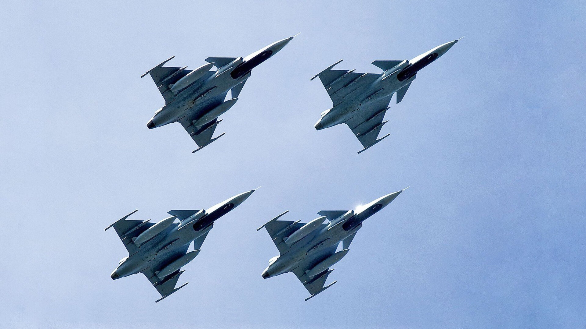 金色枷锁下起舞，当巴尔韦德的纯粹足球，击穿沙特的金元防波堤